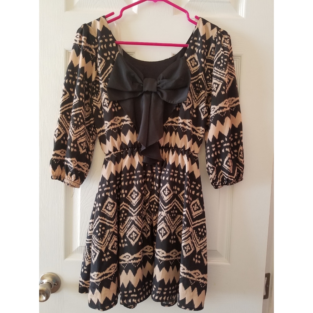 Cute Patterned Dress - Picture 2 of 4